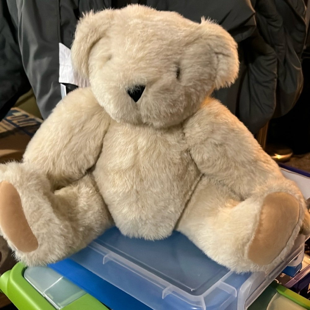 Poseable Vermont Teddy Bear